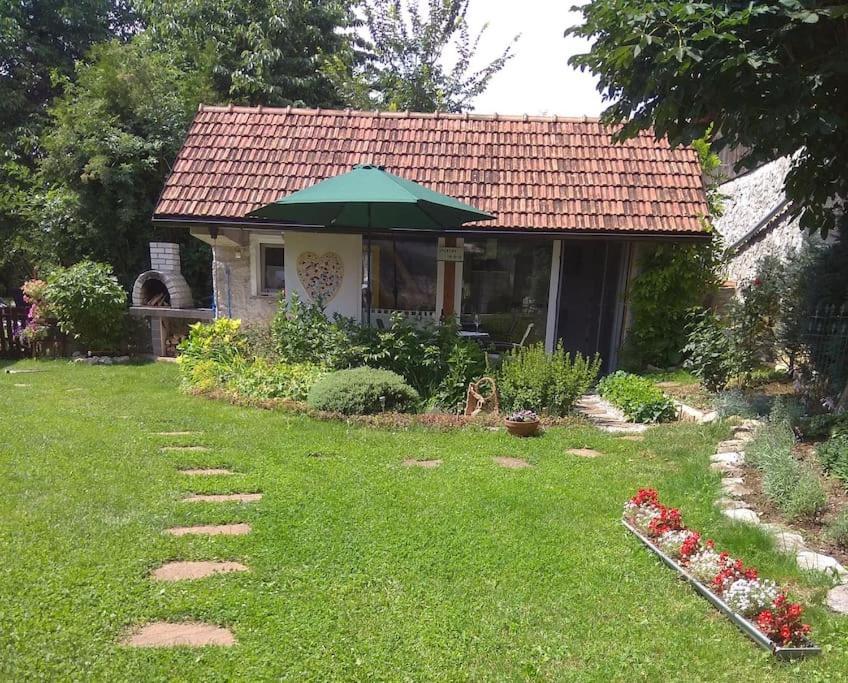 Tiny House With A Big Heart Villa Postojna Exteriör bild