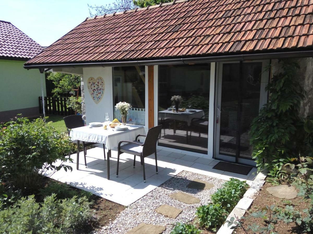 Tiny House With A Big Heart Villa Postojna Exteriör bild